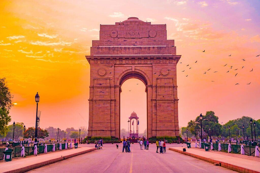 places to travel alone in delhi